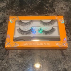 Flirtatious Looks monarch Eyelash pack